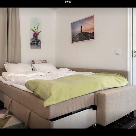 Lagenhet I Villa Pa Fornudden Tyreso Extérieur photo