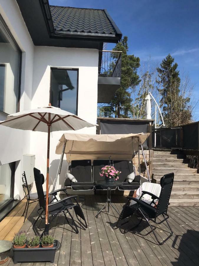 Lagenhet I Villa Pa Fornudden Tyreso Extérieur photo