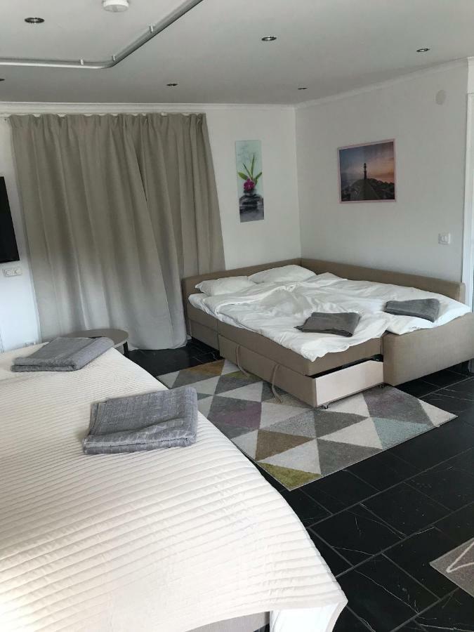 Lagenhet I Villa Pa Fornudden Tyreso Extérieur photo