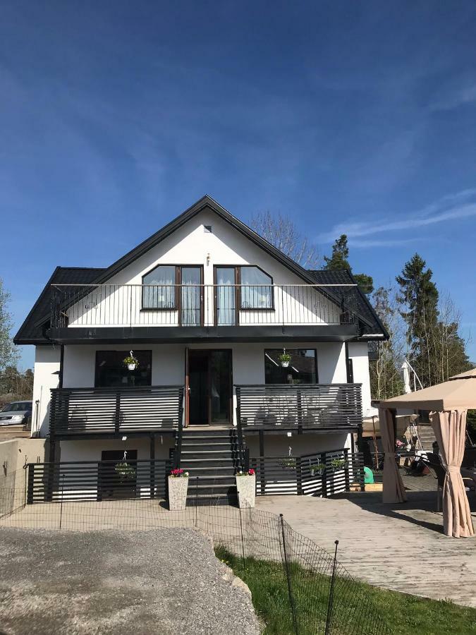 Lagenhet I Villa Pa Fornudden Tyreso Extérieur photo