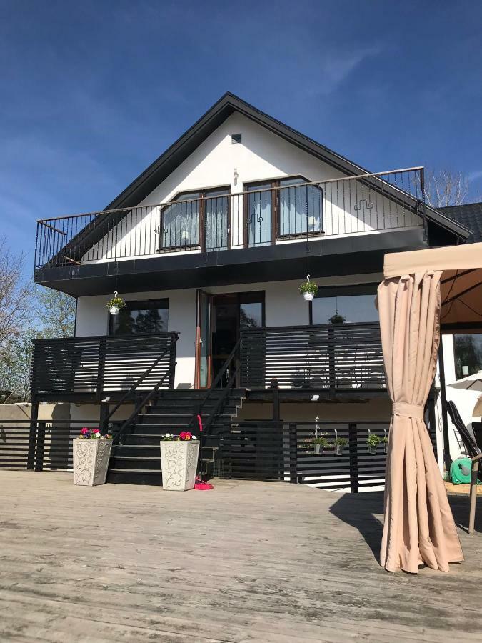 Lagenhet I Villa Pa Fornudden Tyreso Extérieur photo