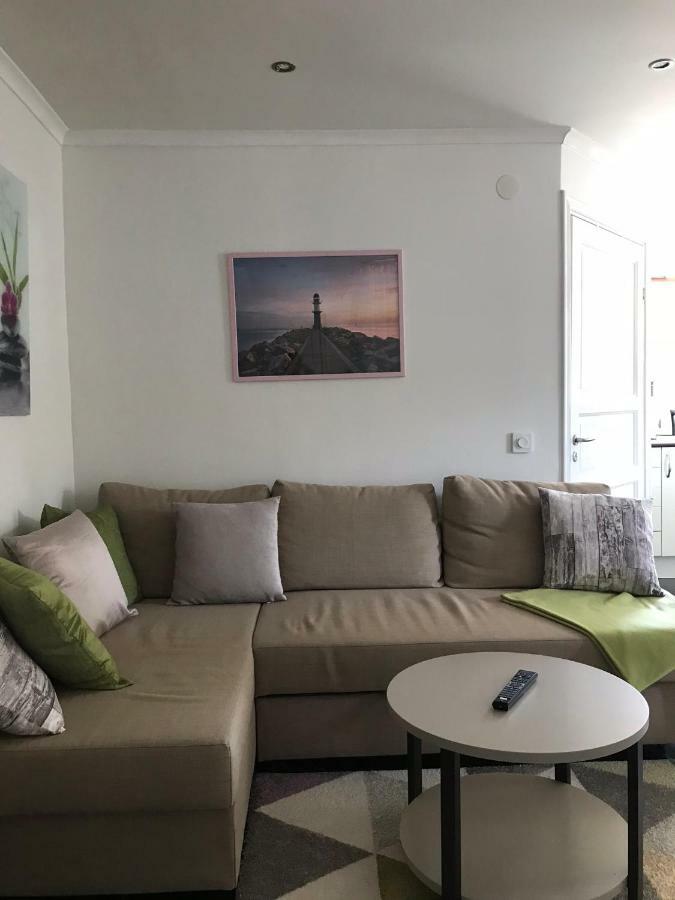 Lagenhet I Villa Pa Fornudden Tyreso Extérieur photo